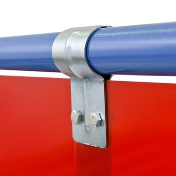 Держатель трубы, закрепленный на полосах ПВХ