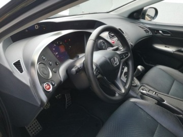 Honda Civic VIII Hatchback 3d 1.8 i-VTEC 140KM 2010 Honda Civic 1.8 I-VTEC 140KM Klimatronic Tempomat, zdjęcie 11