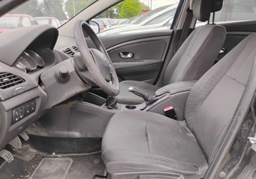 Renault Fluence Sedan 1.6 16V 110KM 2010 Renault Fluence 2010r, 1.6 Benzyna. Lekko uszkodzony lewy tyl. Jezdzi., zdjęcie 6