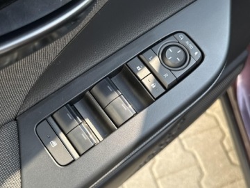 Toyota C-HR II SUV 1.8 Hybrid 140KM 2024 Toyota C-HR 1.8 Hybrid Style 1.8 Hybrid Style | au, zdjęcie 17