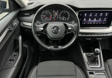 Skoda Octavia IV Kombi 2.0 TDI 115KM 2021 Skoda Octavia Po duzym serwisie AmbitionPakiety, LED, Tempom, Kamera, Salo, zdjęcie 5