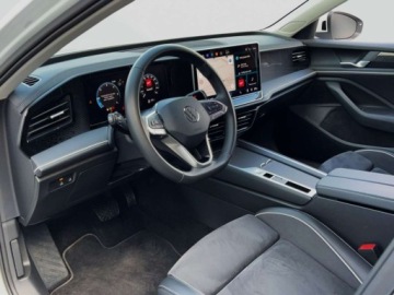 Volkswagen Passat B8 Variant Facelifting 2.0 TDI SCR 150KM 2025 Volkswagen Passat 2.0TDI 150KM Business DSG SerwisASO Acc Led Navi Hak FV23, zdjęcie 15