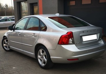 Volvo S40 II 1.6 D2 115KM 2011 Volvo S40 Volvo S40 D2 DRIVe Momentum Start-Stop 1.6 Diesel 115KM, zdjęcie 1
