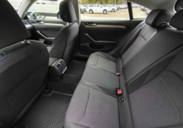 Volkswagen Arteon Fastback 2.0 TSI 190KM 2020 Volkswagen Arteon Essence Pakiety, FV 23, ACC, GPS, Kamera cofania, Keyle, zdjęcie 17