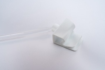 Держатель для таблички с зажимом для чаши, длина ножки 10 см.