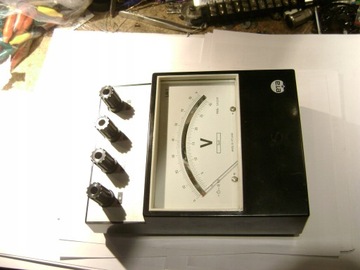 Лабораторный вольтметр МЕТР ЛМ-1 ИЗ АРМИИ