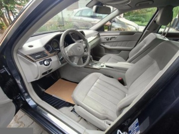Mercedes Klasa E W212 Limuzyna 250 CDI BlueEFFICIENCY 204KM 2009 Mercedes Klasa E 250 CDI 204KM 2009r, zdjęcie 19