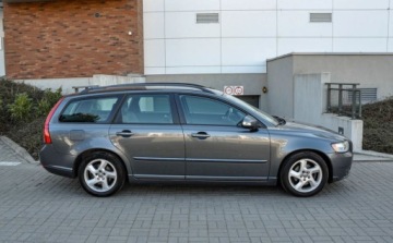 Volvo V50 1.6 DRIVe 109KM 2010 Volvo V50 Lift 2010 r. Bezwypadkowy Skory 1.6 Diesel 109KM, zdjęcie 4