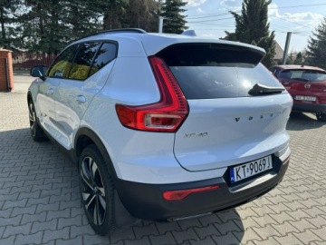 Volvo XC40 Crossover Facelifting 2.0 B5 250KM 2023 Volvo XC 40 B5 AWD R-Design, zdjęcie 5