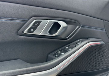 BMW Seria 3 G20-G21 Touring 2.0 320d 190KM 2022 BMW Seria 3 320d 190km M Pakiet HeadUp Kamera cofania Kola 19 cali Alcanta, zdjęcie 26