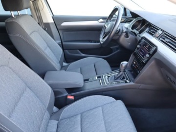 Volkswagen Passat B8 Variant Facelifting 1.5 TSI EVO 150KM 2023 VW Passat 1.5 TSI, Salon Polska, 1. Właściciel, zdjęcie 8
