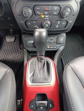 Jeep Renegade 2020 Jeep Renegade Jeep Renegade TRAILHAWK 1.3 180KM 4x4 Salon Pl 1.3 180KM, zdjęcie 29