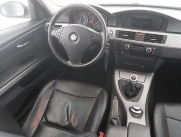 BMW Seria 3 E90-91-92-93 Limuzyna E90 318d 122KM 2007 BMW 3 318 d, Navi, Xenon, Klima, Klimatronic, zdjęcie 7