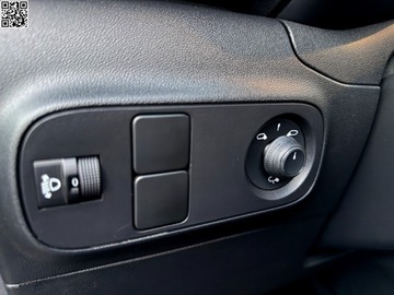 Citroen C3 III Hatchback Facelifting 1.2 PureTech 83KM 2023 Citroen C3 Black Weekend-Limitowana Wersja -Citroen C3 C-SERIES -I Wlasci, zdjęcie 13