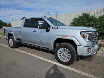  GMC Sierra K2500 Denali 2022 6.6l 6.6 Diesel 401KM, zdjęcie 4