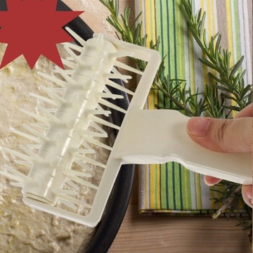 Пробойник для пиццы, скалка, белый валик для пробивания теста.