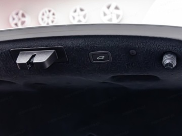 Jaguar XF II Sedan 2.0 i4D 240KM 2019 JAGUAR XF 2.0 AWD R-Sport aut Sedan 241KM 2019, zdjęcie 33