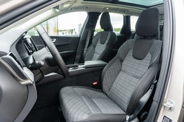 Volvo XC60 II Crossover Plug-In Facelifting 2.0 T6 350KM 2024 Volvo XC 60 YV1UZH4V7S1029532, zdjęcie 9