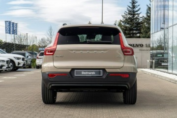 Volvo XC40 Crossover Facelifting 2.0 B3 163KM 2026 Volvo XC 40 Plus Dark B3 Mild Hybrid Benzyna, zdjęcie 5