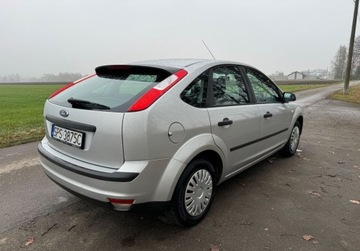 Ford Focus I Sedan 1.6 16V 100KM 2005 Ford Focus Niski przebieg, oryginal, bezwypadkowy, bez korozji. 1.6 100KM, zdjęcie 7