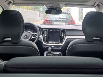 Volvo V60 II  2025 VOLVO V60 T6 AWD Plug-In Hybrid Plus Dark Combi (398 KM) 2025, zdjęcie 13