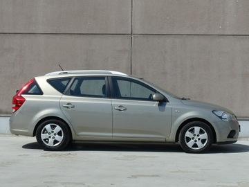 Kia Ceed I Hatchback 5d Facelifting 1.6 DOHC CVVT 126KM 2009 Kia Cee&#039;d 1.6 Ben.125KM/Telefon/Ks.Serwisowe, zdjęcie 3