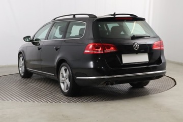 Volkswagen Passat B7 Variant 2.0 TDI CR DPF BlueMotion 140KM 2013 VW Passat 2.0 TDI, DSG, Navi, Xenon, Bi-Xenon, zdjęcie 3