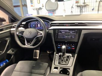 Volkswagen Arteon Fastback Facelifting 2.0 TDI 200KM 2023 Volkswagen Arteon Shooting Brake 2.0 TDI R-Line, zdjęcie 4