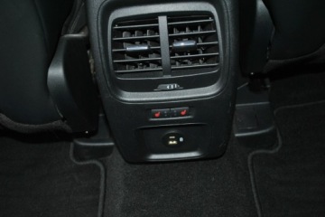 Ford Kuga III SUV Plug-In 2.5 Hybrid 190KM 2022 Ford Kuga TitaniumX 2,5Hybrid FHEV e-CVT FWD ASO, zdjęcie 13