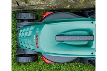 ЭЛЕКТРИЧЕСКАЯ КОСИЛКА BOSCH ROTAK 320 ER 1200 Вт, 32 СМ, РЕГУЛИРУЕМАЯ КОРЗИНА 31 Л