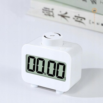 Универсальные цифровые часы с секундомером на подставке.