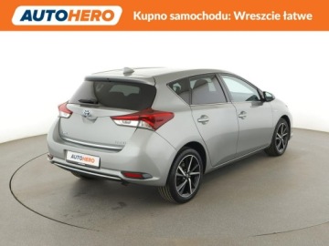 Toyota Auris II Hatchback 5d Facelifting 1.8 Hybrid 136KM 2017 Toyota Auris navi kamera grzane fotele tempomat, zdjęcie 6