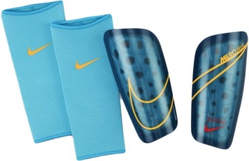 OCHRANIACZE PIŁKARSKIE NIKE NA PISZCZELE ZE SKARPETAMI KOMPRESYJNYMI