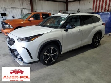 Toyota Highlander III 2021 Toyota Highlander 2021 TOYOTA HIGHLANDER XSE 3.5 Benzyna 295KM