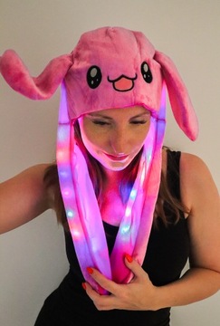 ПЛЮШЕВАЯ ШАПКА С УШАМИ ДВИЖУЩИЙСЯ СВЕТОДИОД ПИКАЧУ Розовый Кролик ПАСХА Горит