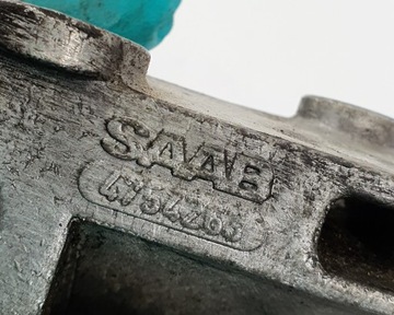 UCHYCENÍ DRŽÁKY PUMPY SERVA SAAB 9-3 93