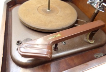 Адаптер Galvin Motorola 23RCW 1940-1941 гг., США.