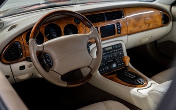 Jaguar XK I 2001 Jaguar XK8 4.0 V8 290 KM | Klasyczne GT z duszą | 2001 r. | 113 357 mil, zdjęcie 11