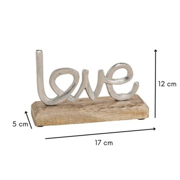 Декоративная надпись ЛЮБОВЬ