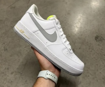 Buty męskie NIKE AIR FORCE 1'07 FJ4825100 sportowe klasyk skóra białe