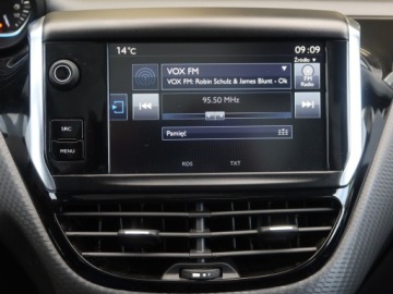 Peugeot 2008 I SUV Facelifting 1.2 PureTech 110KM 2016 Peugeot 2008 1.2 PureTech, Salon Polska, zdjęcie 11