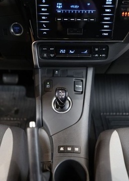 Toyota Auris II 2017 Toyota Auris Hybrid 135 Active 1.8 Hybryda 136KM, zdjęcie 32