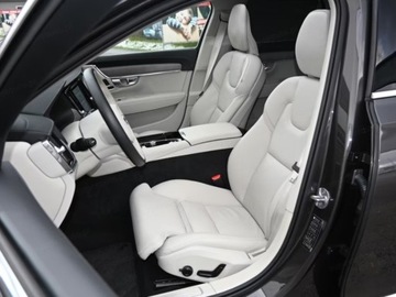 Volvo V90 II 2025 VOLVO V90 T6 AWD Plug-In Hybrid Plus Bright Combi (398 KM) 2025, zdjęcie 3