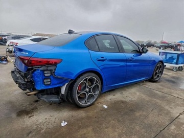 Alfa Romeo Giulia II Sedan Facelifting 2.0 Turbo 280KM 2023 Alfa Romeo Giulia 2023r., TI, 2.0L, od ubezpieczalni 2.0 Benzyna 280KM, zdjęcie 3