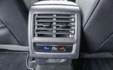 Volkswagen Golf VIII Variant 1.5 eTSI 150KM 2023 Volkswagen Golf Volkswagen Golf 1.5 eTSI MHEV R-Line DSG 1.5 Benzyna 150KM, zdjęcie 27