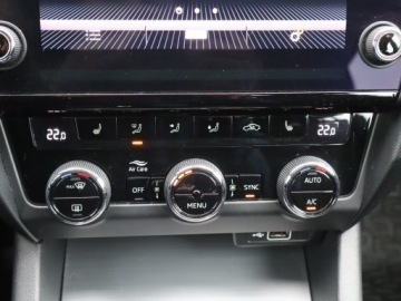 Skoda Octavia III Liftback Facelifting 1.5 TSI ACT 150KM 2018 Skoda Octavia 1.5 TSI, Salon Polska, Serwis ASO, zdjęcie 11