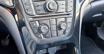 Opel Astra J Sports Tourer Facelifting 2.0 CDTI ECOTEC 165KM 2015 Opel Astra Lift 2.0 CDTI 165KM NawiPL BiXenony Ledy Grzane Kubełki+ Kiera, zdjęcie 15