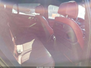 BMW X6 G06 2022 BMW X6 M50i 2022 4.4l 4.4 Benzyna 523KM, zdjęcie 12