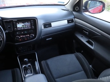 Mitsubishi Outlander III SUV Facelifting 2017 2.0 150KM 2017 Mitsubishi Outlander 2.0, Salon Polska, 4X4, zdjęcie 7