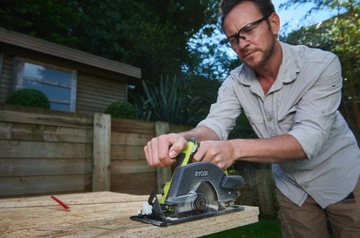 НАБОР ИЗ 4 ЭЛЕКТРОИНСТРУМЕНТОВ 18 В RYOBI RCK184C-242S